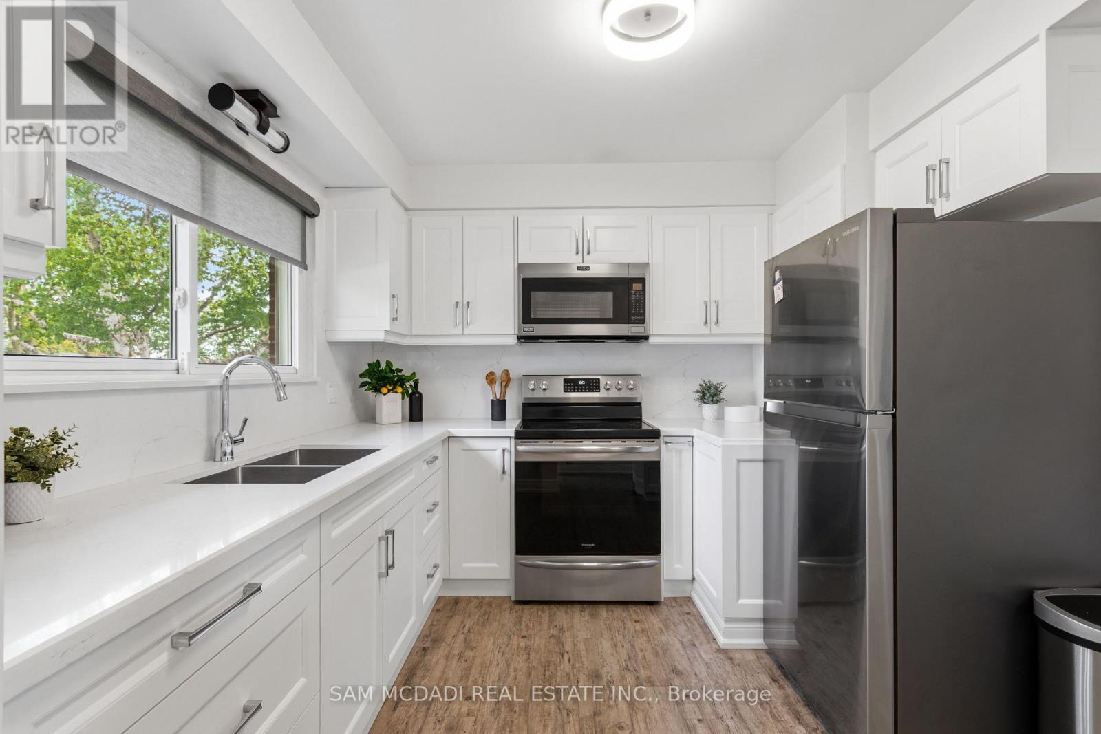1250 Dunbar Road, Burlington, Ontario  L7P 2J9 - Photo 15 - W13208136