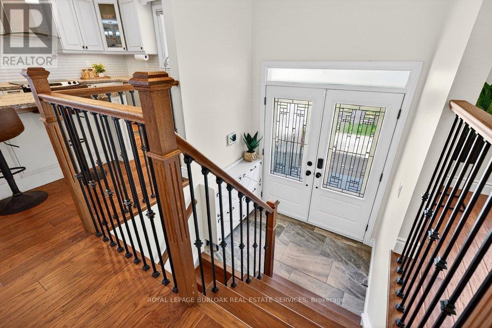 758 Francis Road, Burlington, Ontario  L7T 4A3 - Photo 6 - W13208184