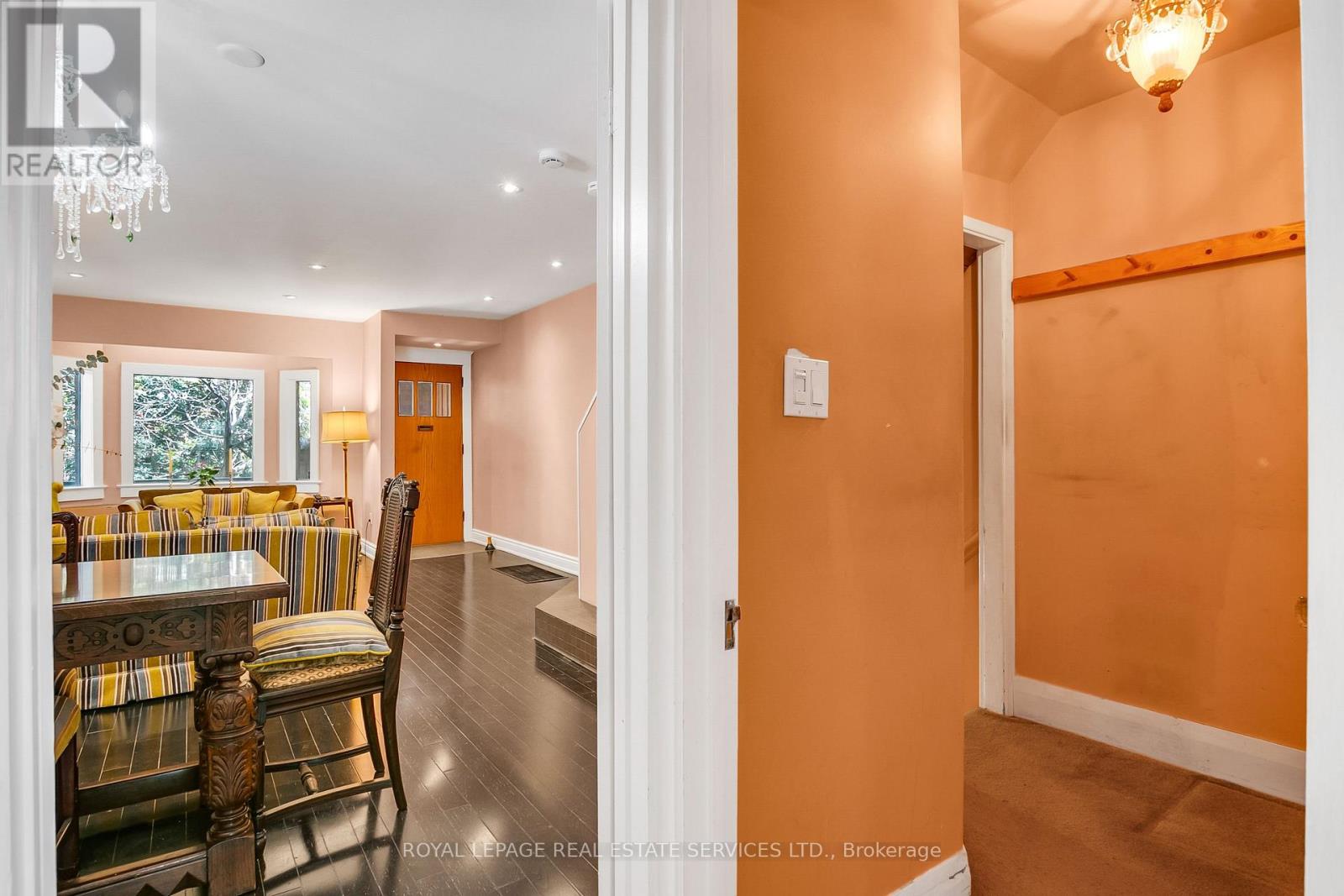 490 Willard Avenue, Toronto, Ontario  M6S 3R6 - Photo 15 - W13208276