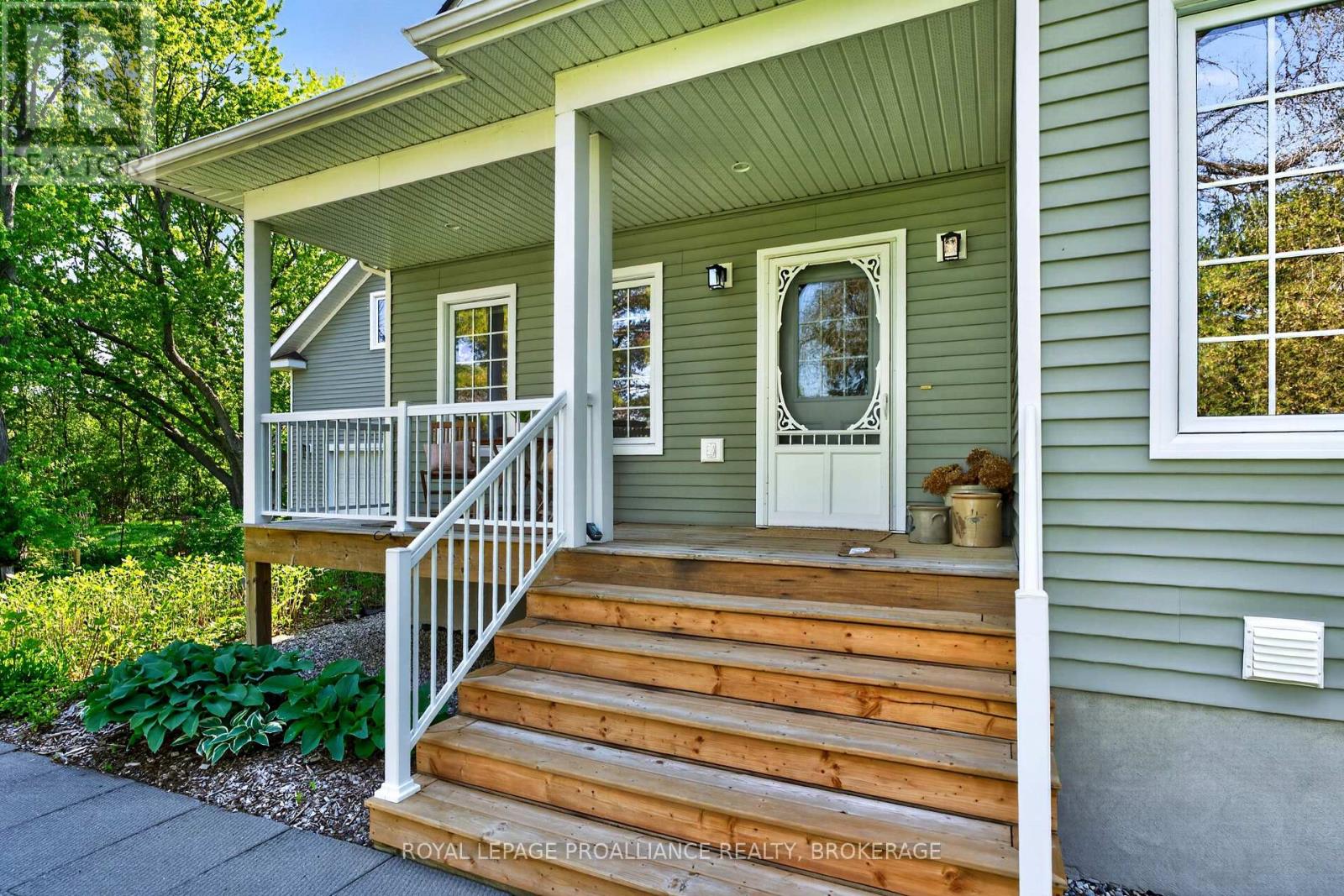 25 George Street E, Westport, Ontario  K0G 1X0 - Photo 8 - X12892940