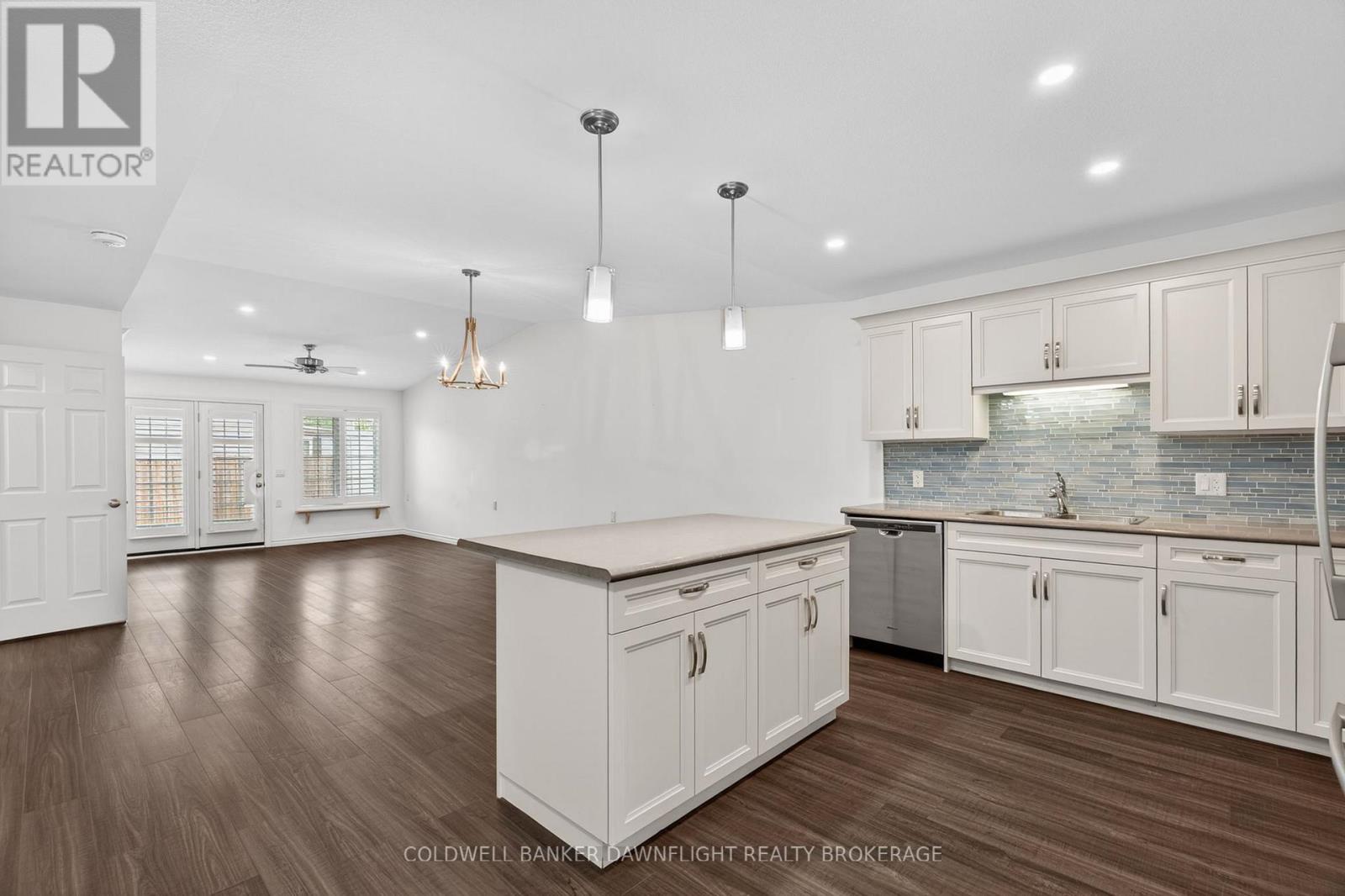 18 Devon Drive, South Huron, Ontario  N0M 1S3 - Photo 8 - X13208062