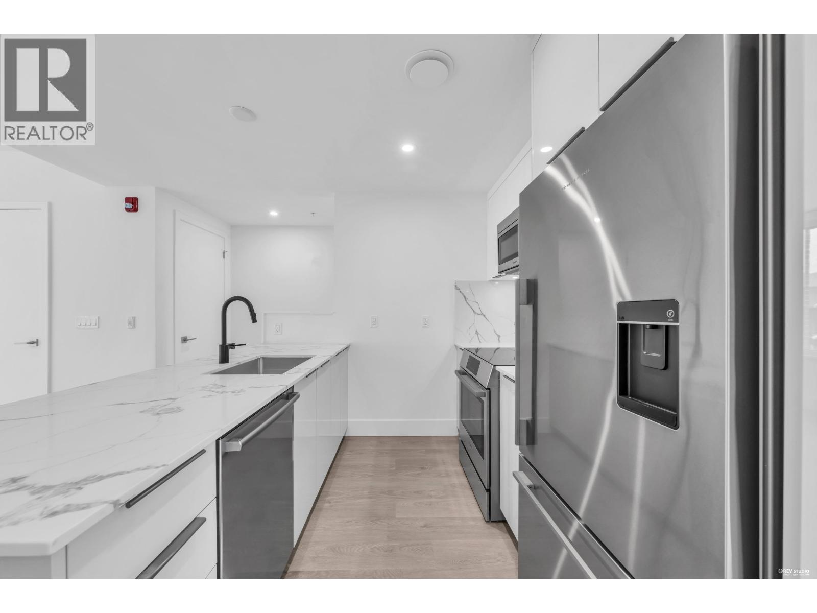 2218 E 1st Avenue, Vancouver, British Columbia  V5N 1B6 - Photo 3 - R3129140