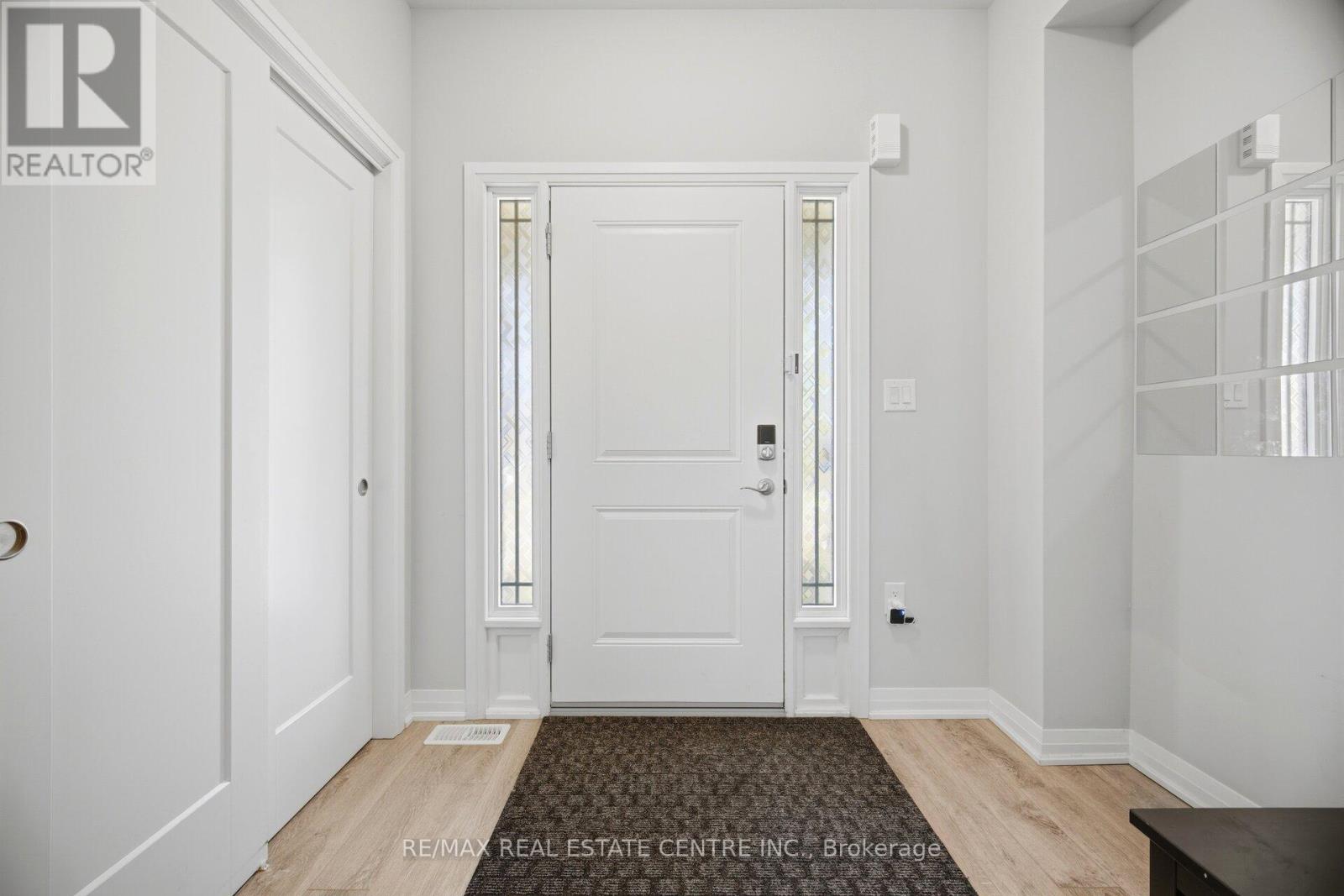4 Laguna Village Crescent, Hamilton, Ontario  L0R 1P0 - Photo 7 - X13207904