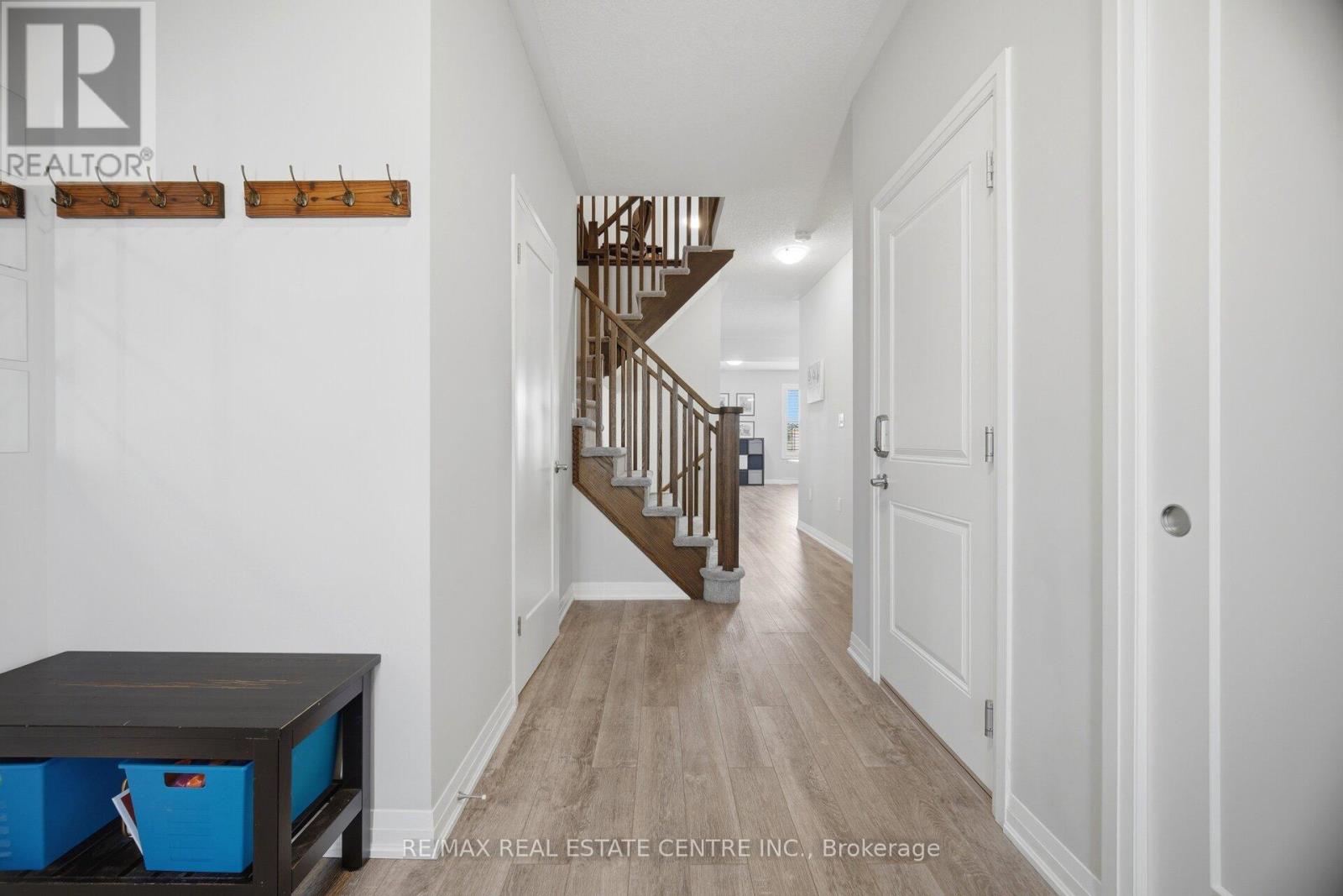 4 Laguna Village Crescent, Hamilton, Ontario  L0R 1P0 - Photo 8 - X13207904