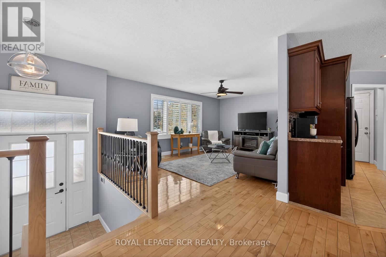 17 Deaken Drive, East Luther Grand Valley, Ontario  L9W 0Z8 - Photo 5 - X13207962