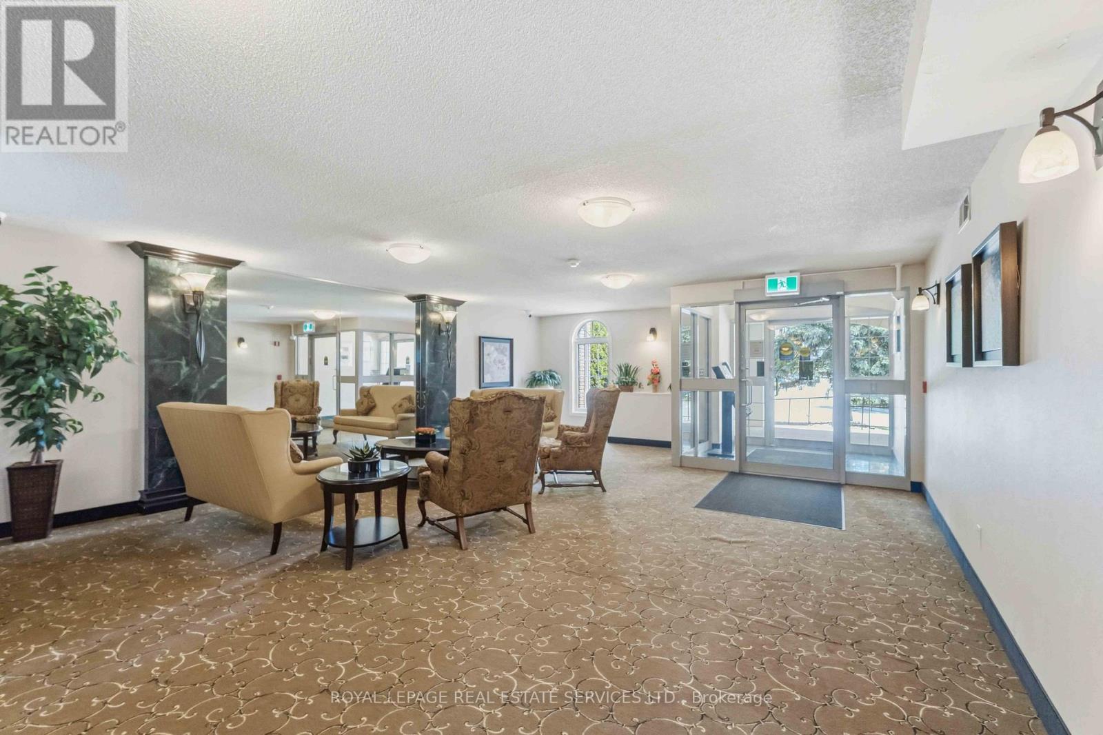 205 - 970 Golf Links Road, Hamilton, Ontario  L9K 1J8 - Photo 3 - X13207994