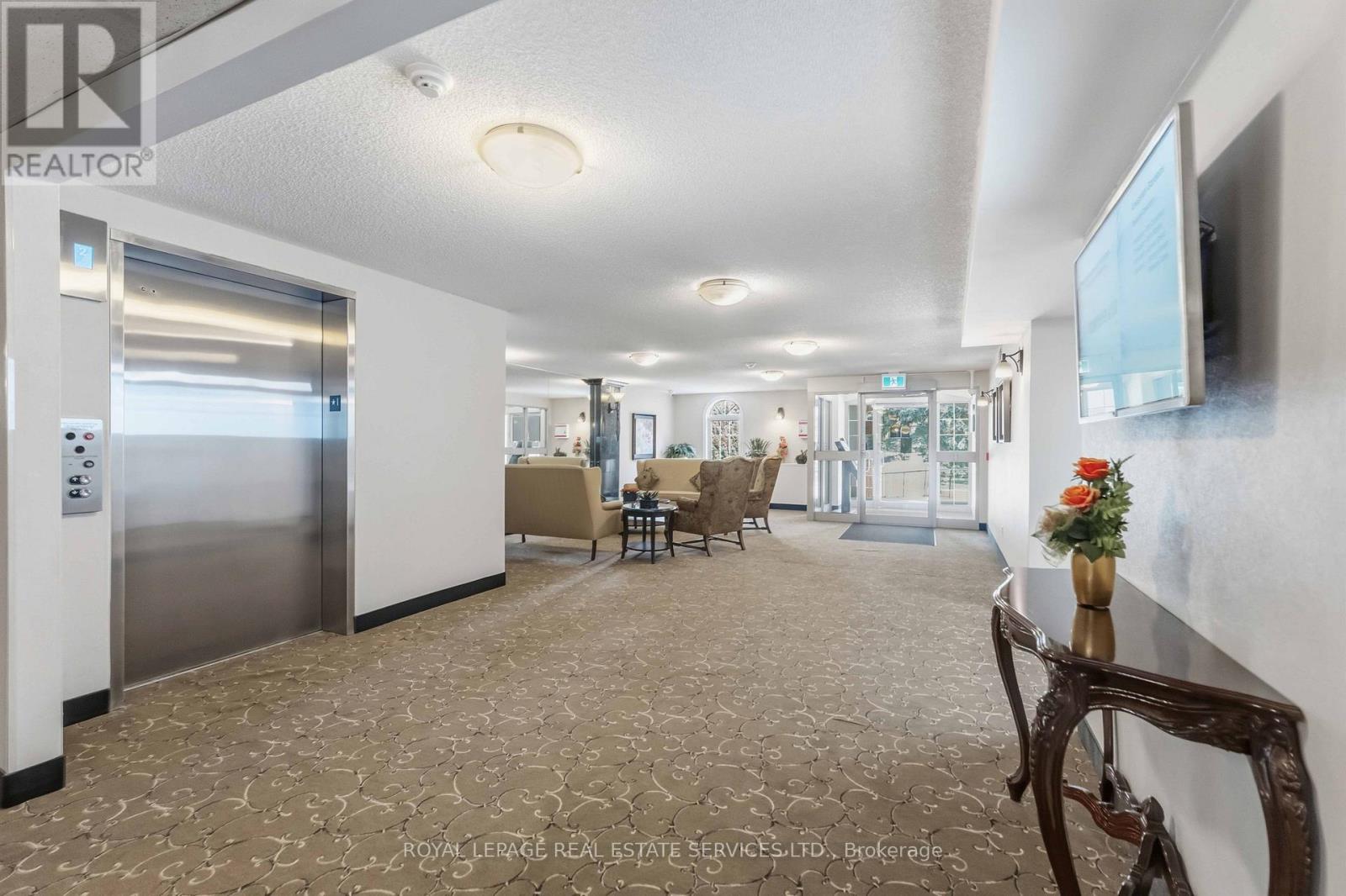 205 - 970 Golf Links Road, Hamilton, Ontario  L9K 1J8 - Photo 4 - X13207994