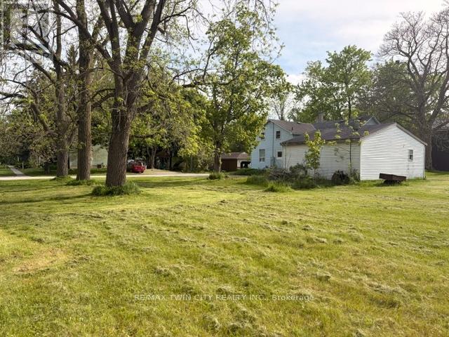 37 Young Street, Blandford-Blenheim, Ontario  N0J 1S0 - Photo 11 - X13208116