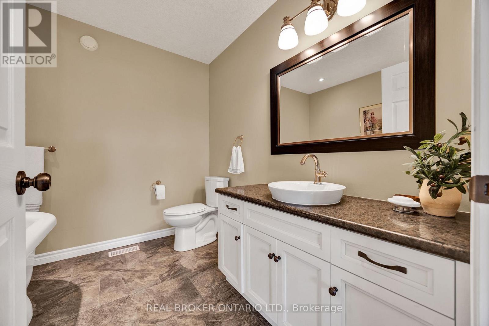 7826 Colonial Drive, Perth East, Ontario  N4W 3G9 - Photo 15 - X13208234