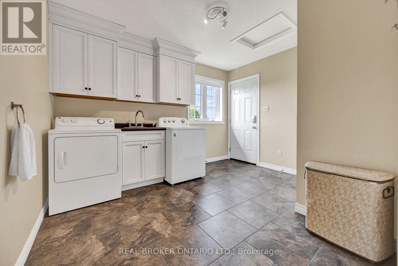 7826 Colonial Drive, Perth East, Ontario  N4W 3G9 - Photo 17 - X13208234