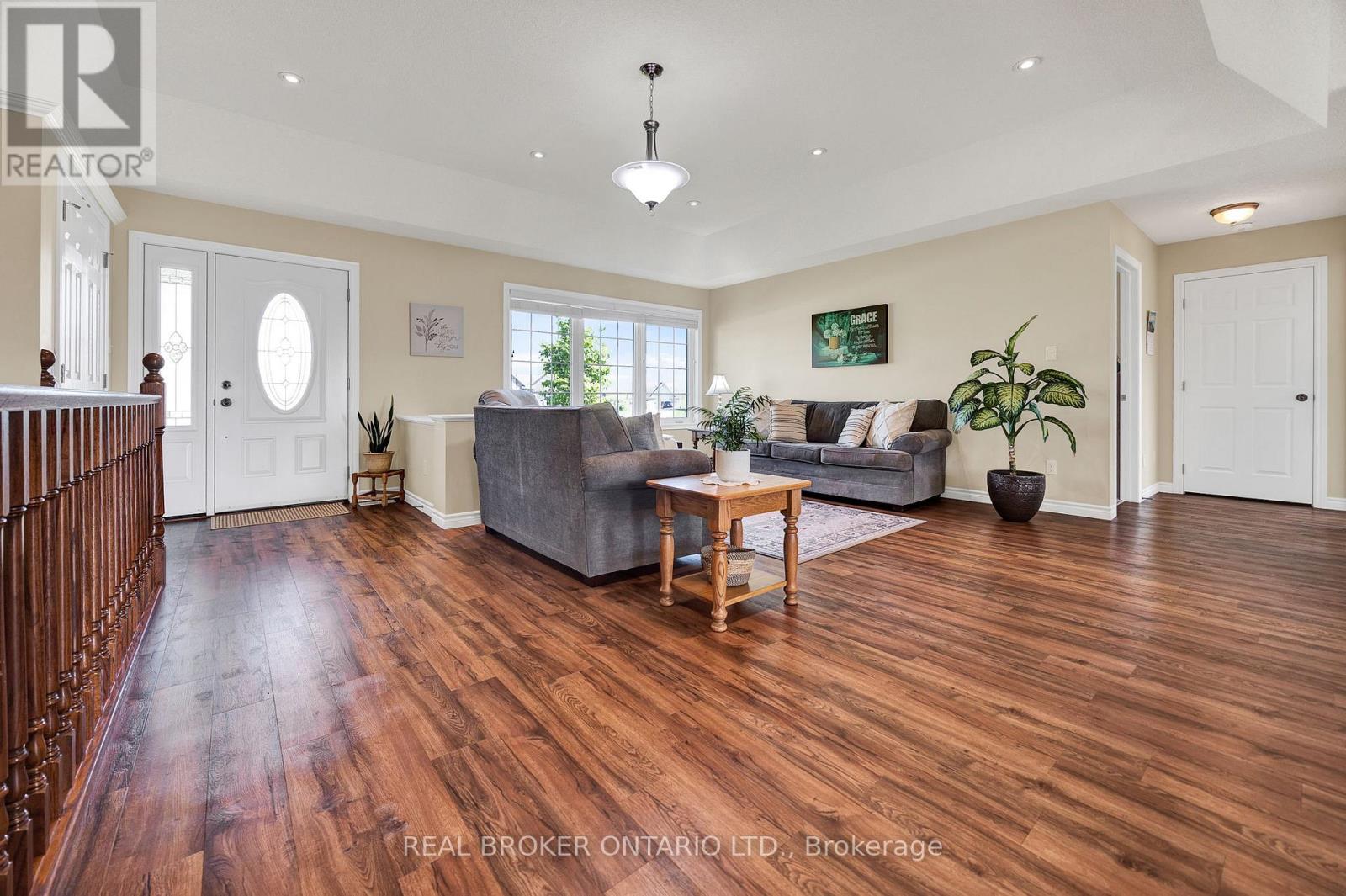 7826 Colonial Drive, Perth East, Ontario  N4W 3G9 - Photo 4 - X13208234