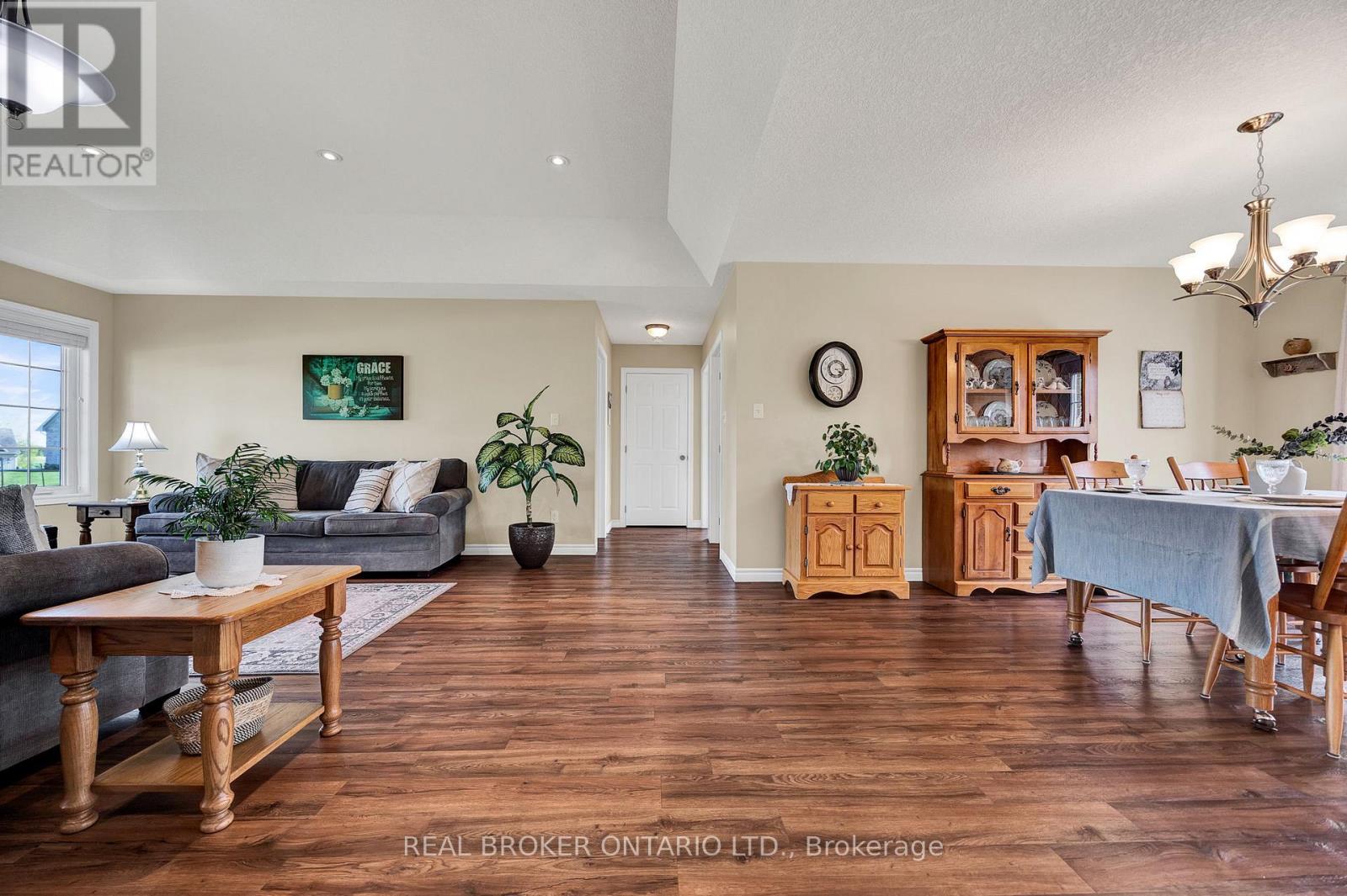 7826 Colonial Drive, Perth East, Ontario  N4W 3G9 - Photo 6 - X13208234