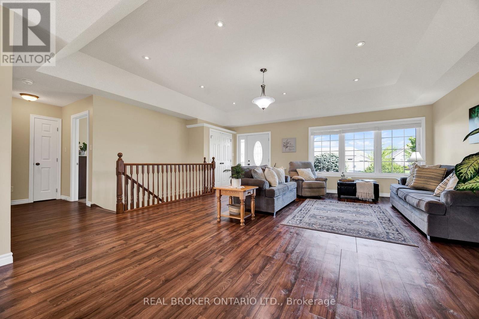 7826 Colonial Drive, Perth East, Ontario  N4W 3G9 - Photo 7 - X13208234