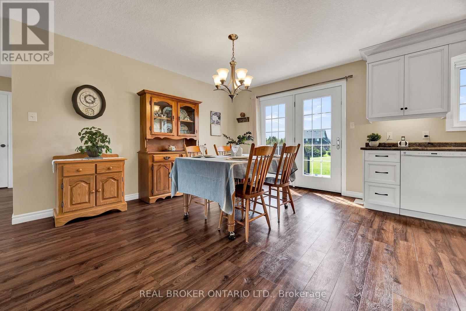 7826 Colonial Drive, Perth East, Ontario  N4W 3G9 - Photo 9 - X13208234