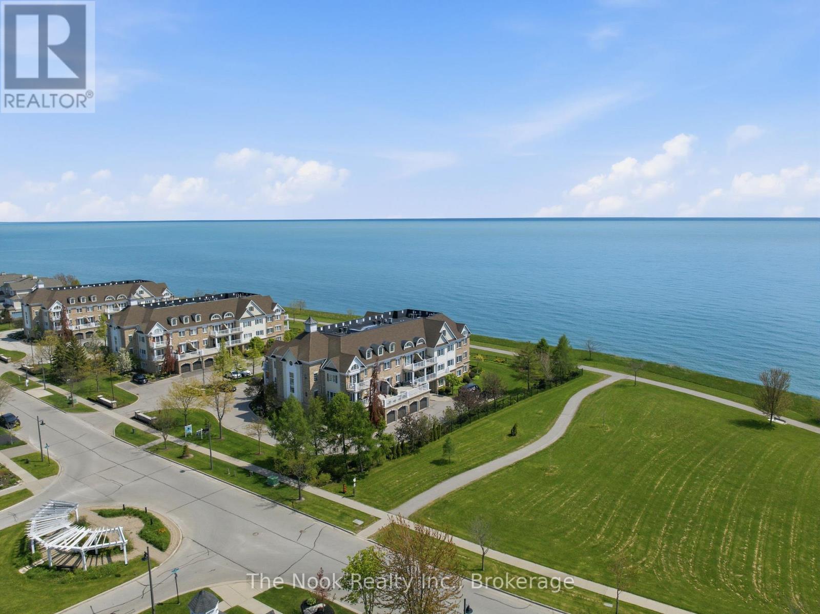 201 - 395 LAKEBREEZE DRIVE, Clarington, Ontario