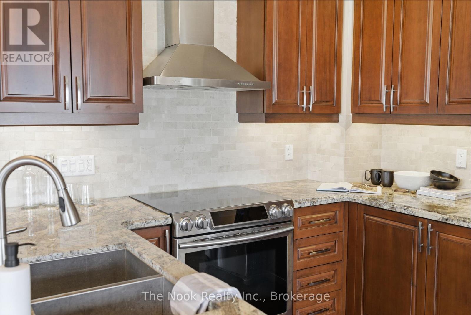 201 - 395 Lakebreeze Drive, Clarington, Ontario  L1B 0A5 - Photo 13 - E13208396