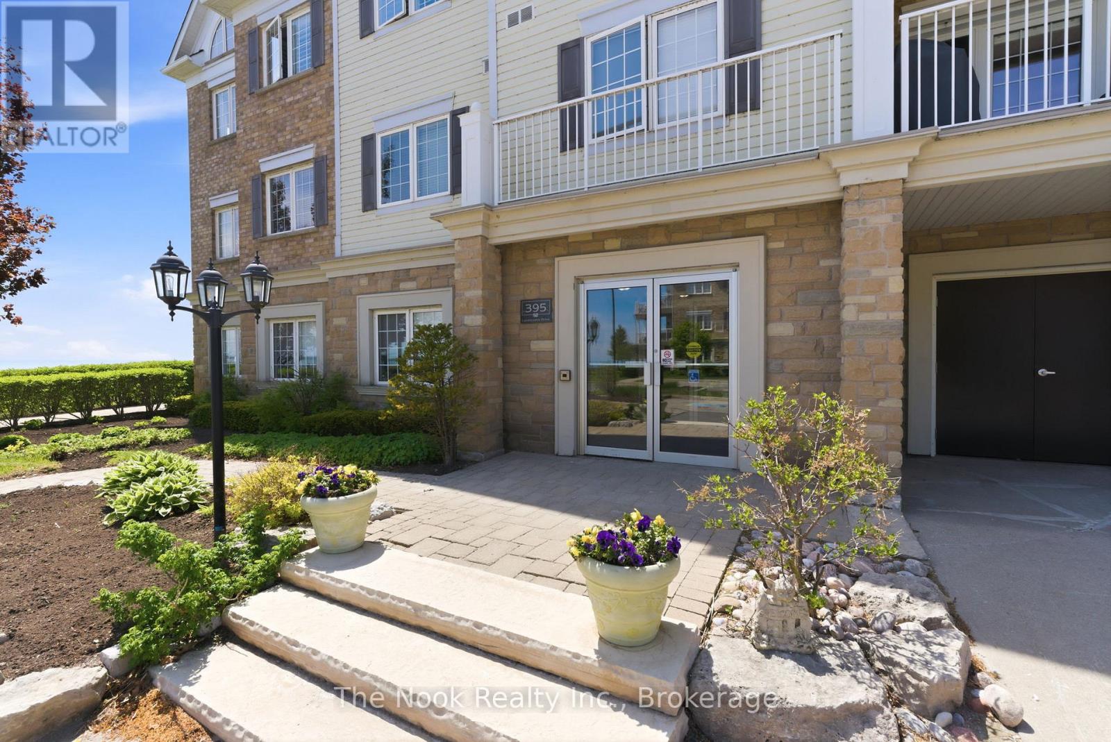 201 - 395 Lakebreeze Drive, Clarington, Ontario  L1B 0A5 - Photo 2 - E13208396