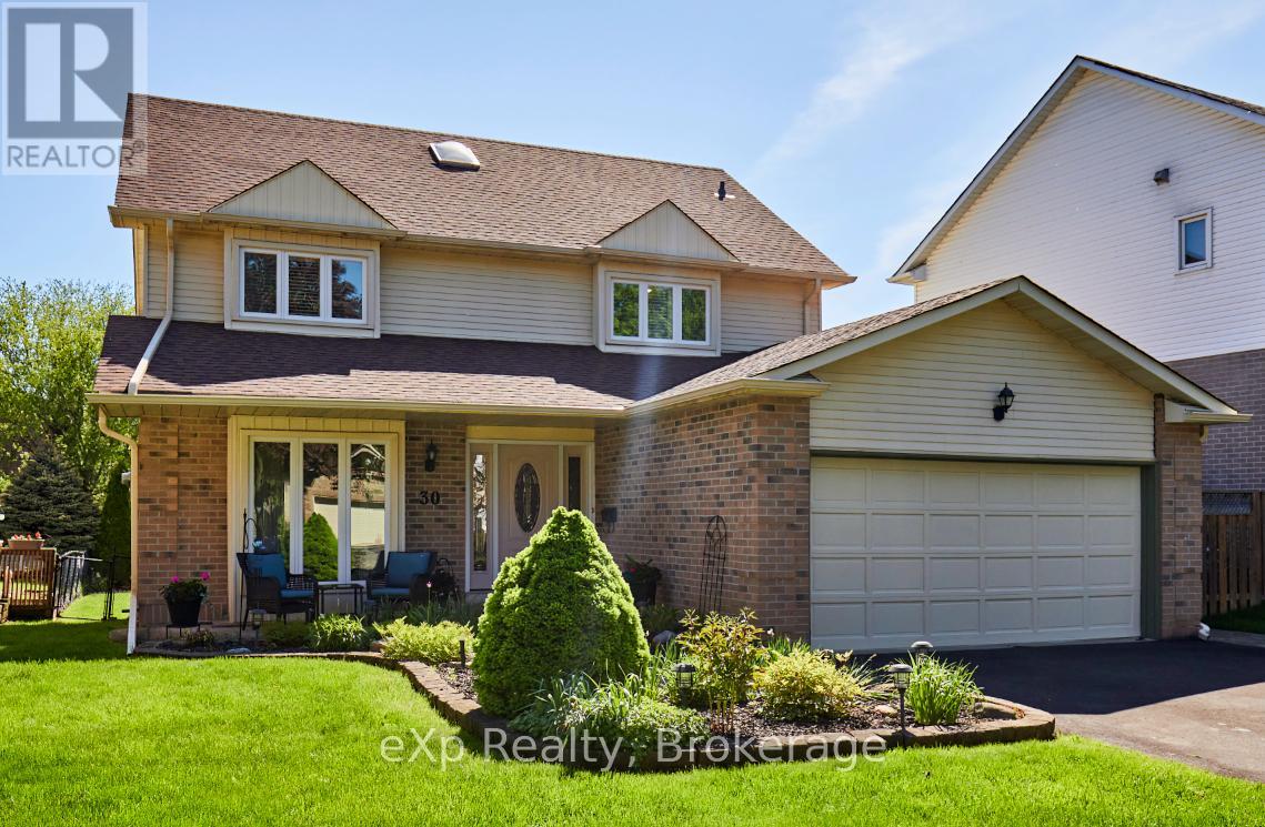 30 Rosewood Court, Whitby, Ontario  L1N 6Y6 - Photo 2 - E13208402