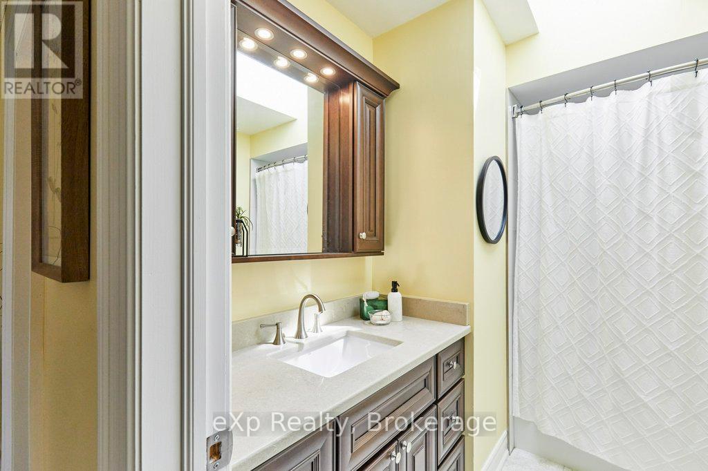 30 Rosewood Court, Whitby, Ontario  L1N 6Y6 - Photo 26 - E13208402