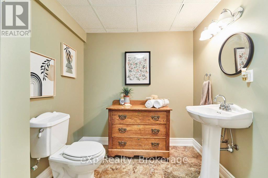 30 Rosewood Court, Whitby, Ontario  L1N 6Y6 - Photo 38 - E13208402