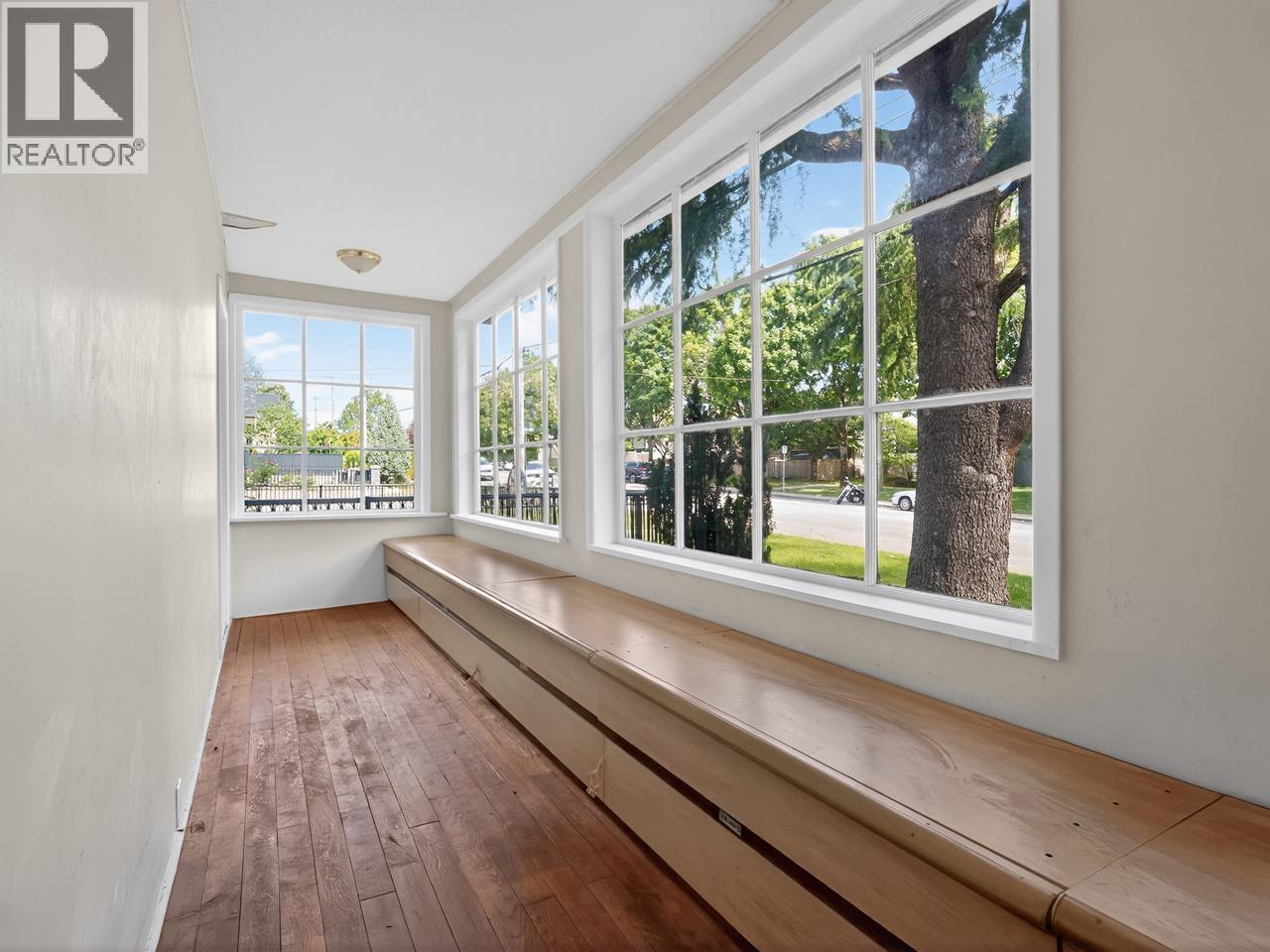 836 Thirteenth Street, New Westminster, British Columbia  V3M 4M9 - Photo 2 - R3127567