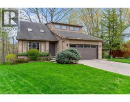 11 CRAWFORD Court, Dundas, Ontario