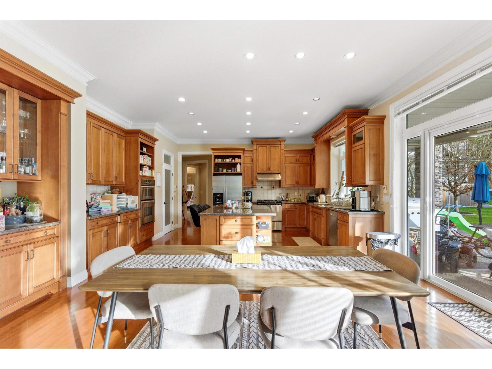 20326 74b Avenue, Surrey, British Columbia  V2Y 1V4 - Photo 9 - R3091199