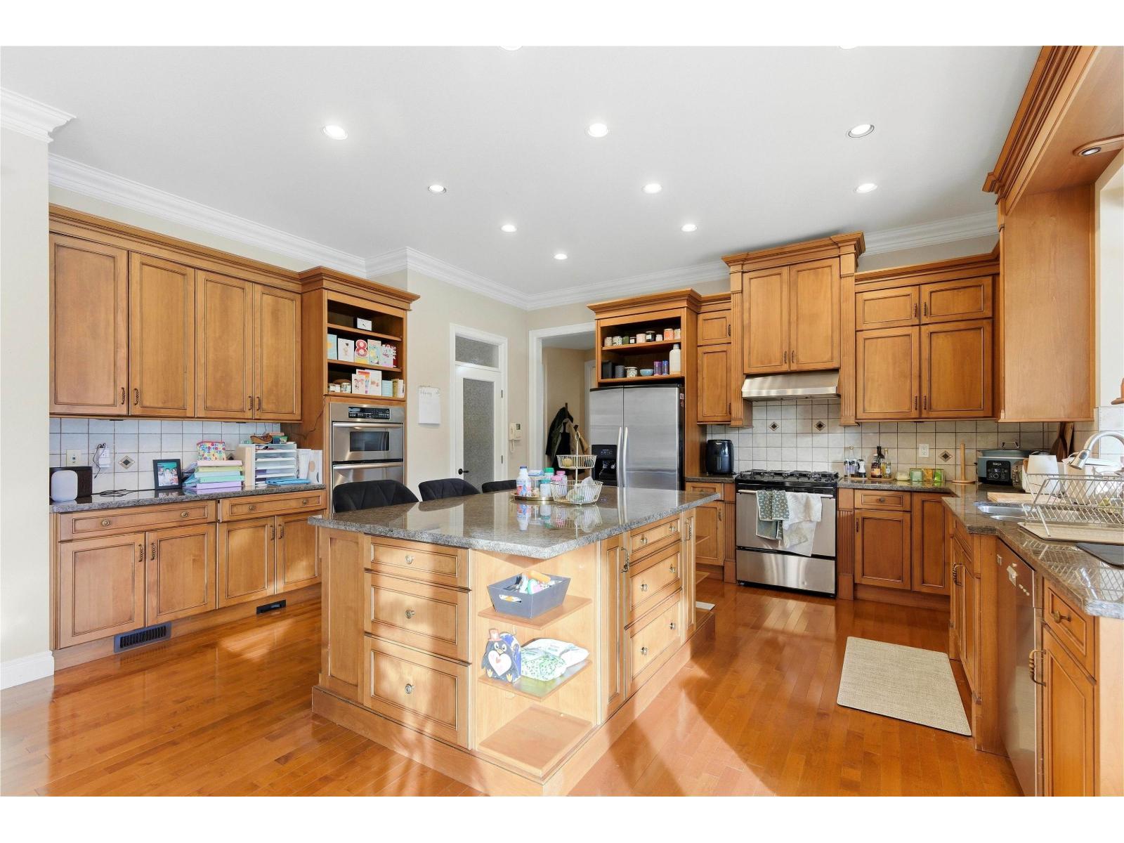 20326 74b Avenue, Surrey, British Columbia  V2Y 1V4 - Photo 8 - R3091199