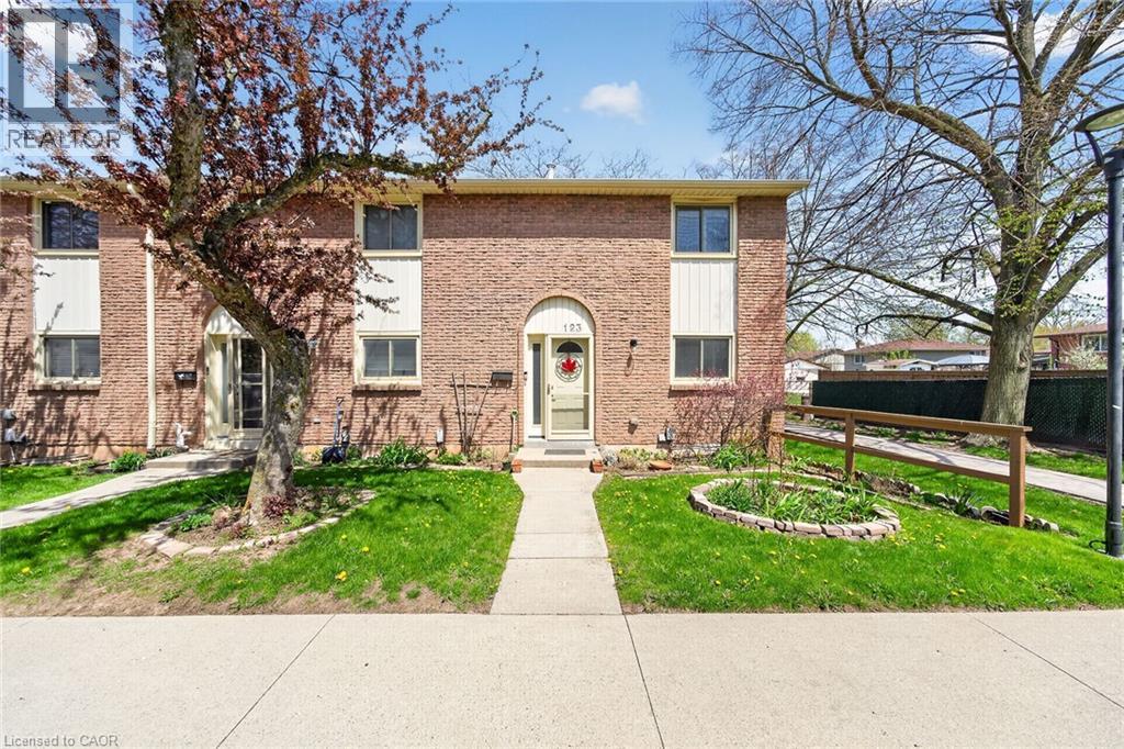 150 Gateshead Crescent Unit# 123, Hamilton, Ontario  L8G 4A7 - Photo 1 - 40827701