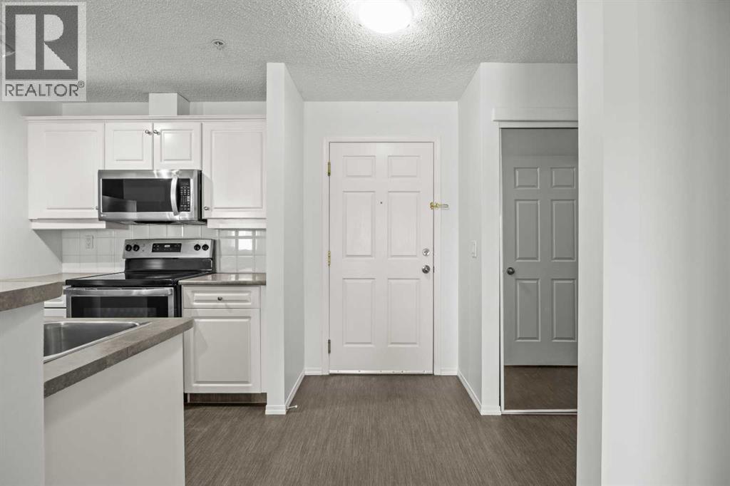 209, 260 Shawville Way Se, Calgary, Alberta  T2Y 3Z7 - Photo 3 - A2309674