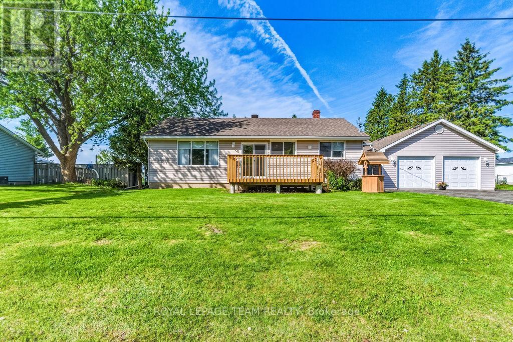 111 CAMPBELL DRIVE, McNab/Braeside, Ontario
