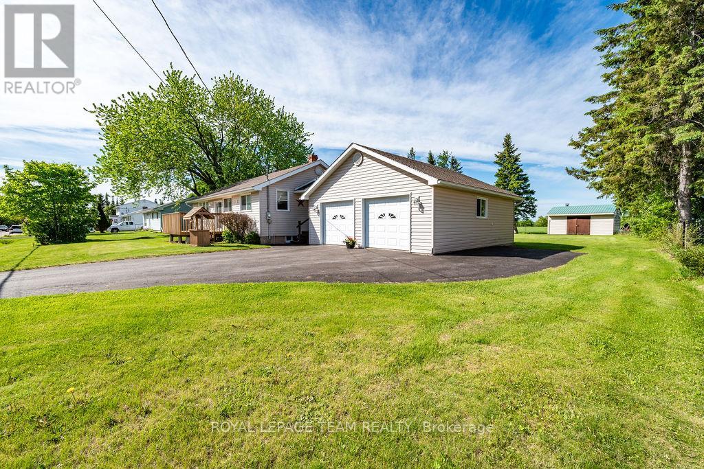 111 Campbell Drive, Mcnab/braeside, Ontario K7S 3G9 - Photo 2 - X13208486