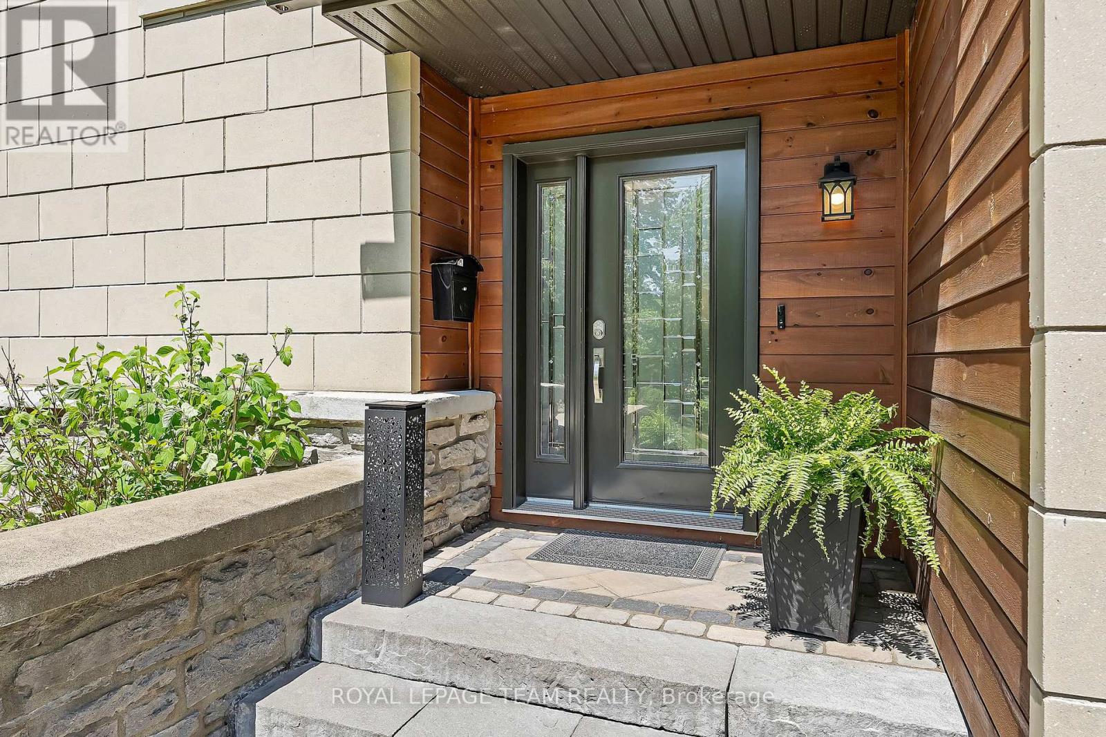 2 Fairhaven Way, Ottawa, Ontario  K1K 0R3 - Photo 4 - X13208138