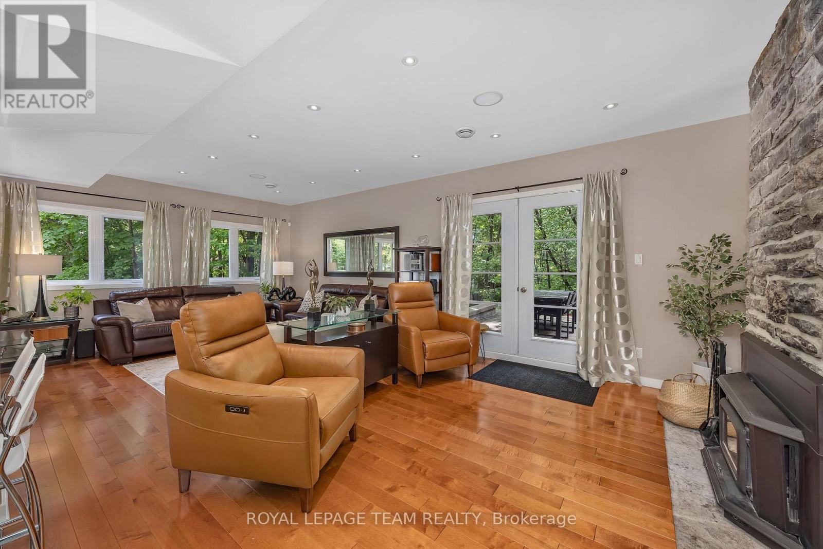 2 Fairhaven Way, Ottawa, Ontario  K1K 0R3 - Photo 8 - X13208138