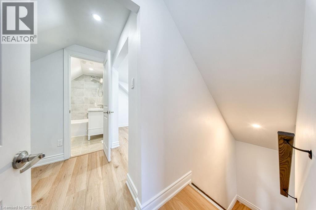 1062 Cannon Street E, Hamilton, Ontario  L8L 2H8 - Photo 23 - 40834420