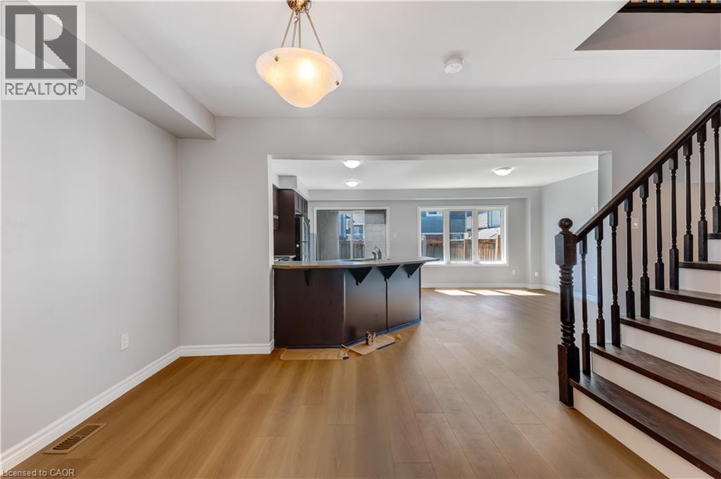 21 Postmaster Drive, Kitchener, Ontario  N2R 0J2 - Photo 8 - 40833815