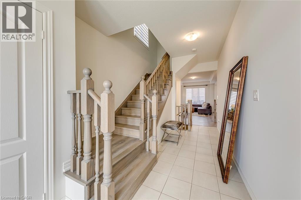 407 Skinner Road, Waterdown, Ontario  L8B 1Z7 - Photo 4 - 40833744