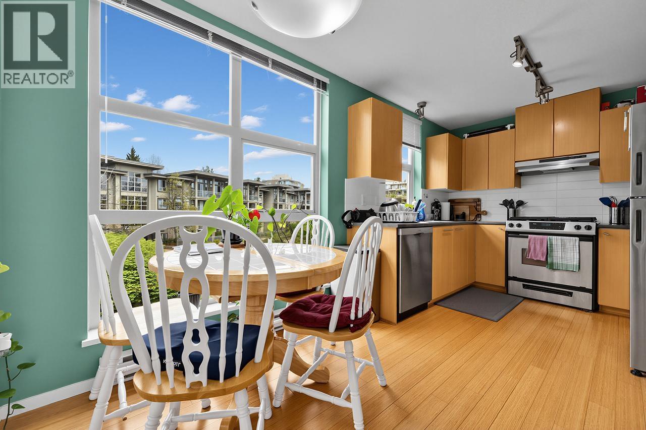 403 9339 UNIVERSITY CRESCENT, Burnaby, British Columbia