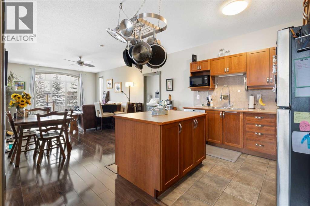 502, 8000 Wentworth Drive Sw, Calgary, Alberta  T3H 5K8 - Photo 4 - A2306610
