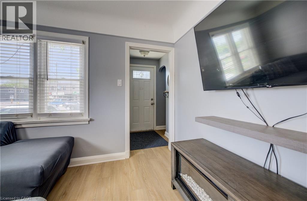290 Lancaster Street W, Kitchener, Ontario  N2H 4V6 - Photo 4 - 40831174