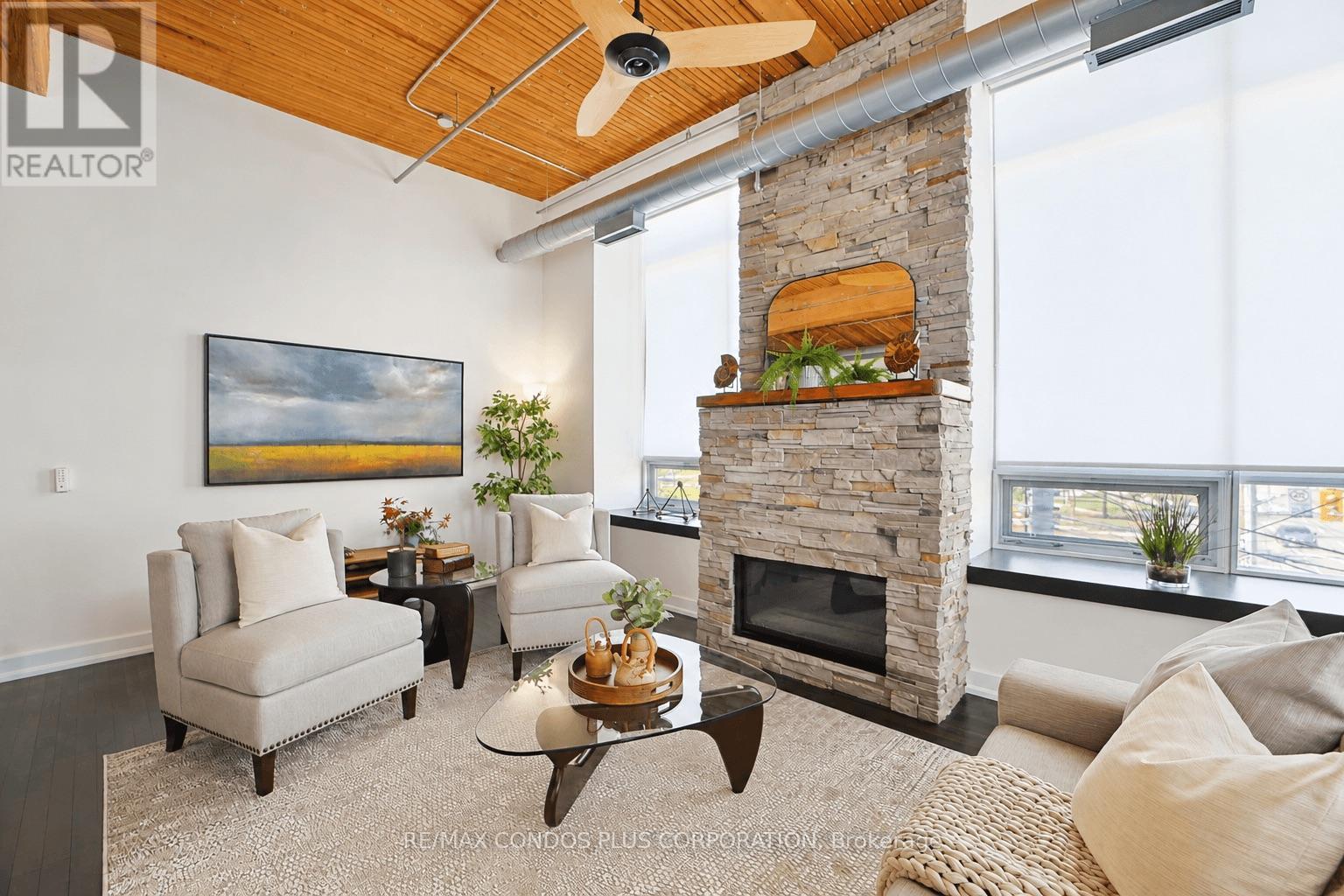 225 - 993 QUEEN STREET W, Toronto, Ontario