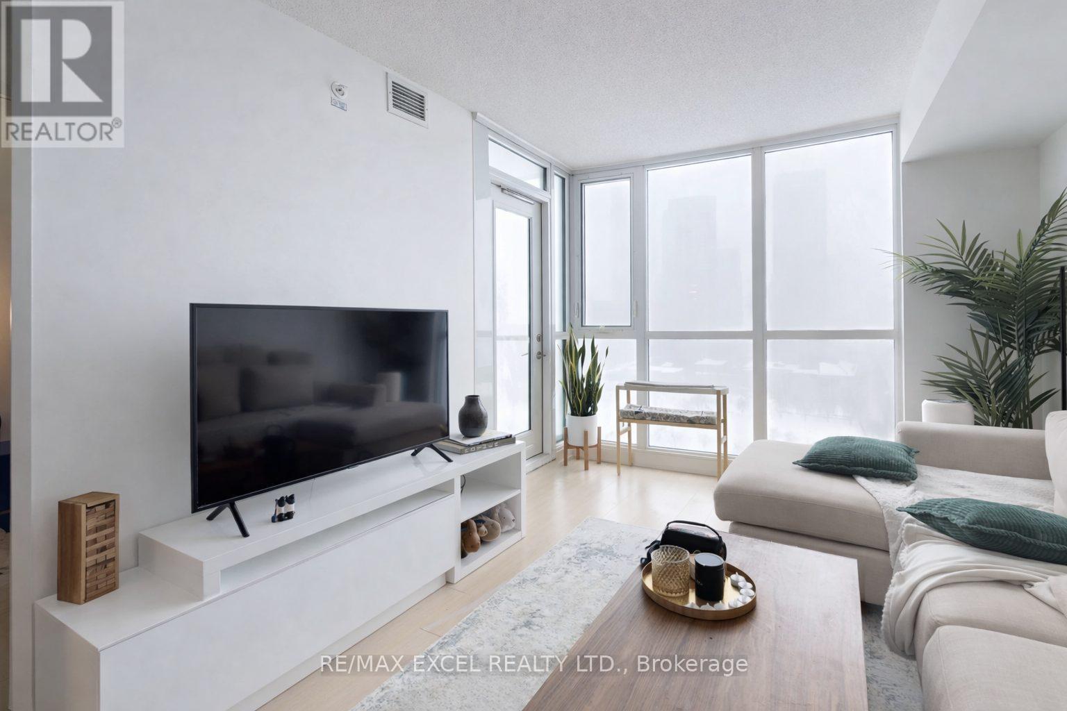 1606 - 75 Queens Wharf Road, Toronto, Ontario  M5V 0J8 - Photo 8 - C13208318