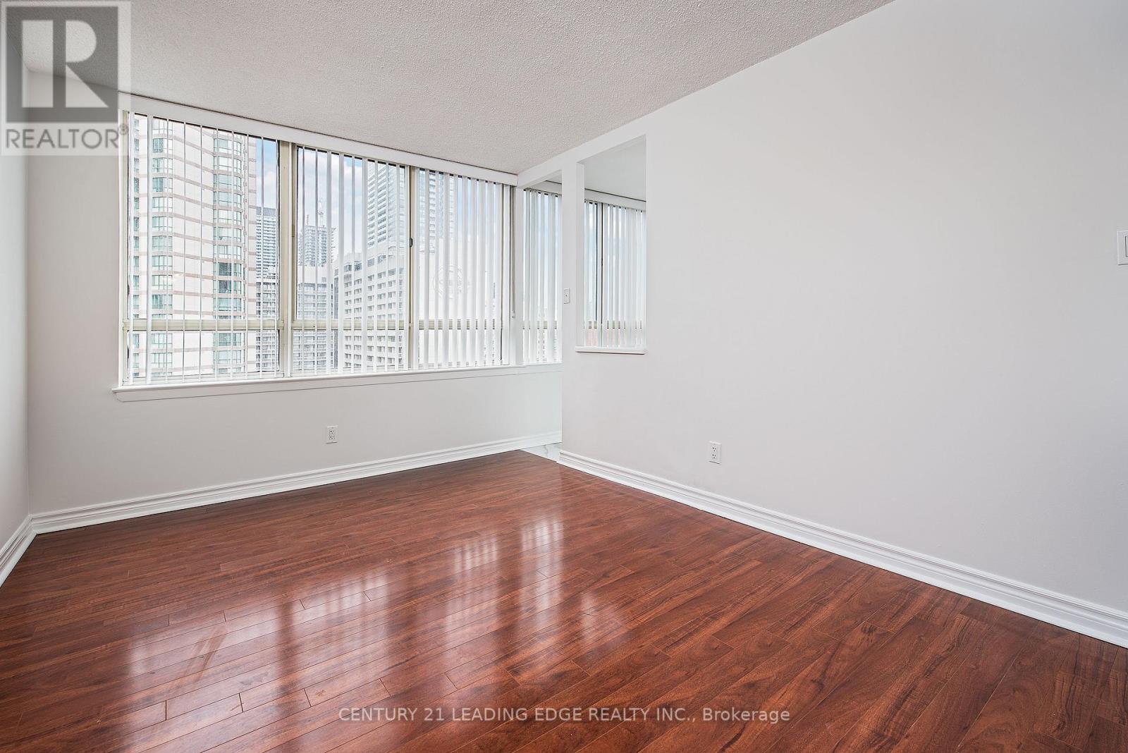 2204 - 633 Bay Street, Toronto, Ontario  M5G 2G4 - Photo 9 - C13208352