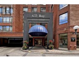 2204 - 633 BAY STREET, Toronto, Ontario