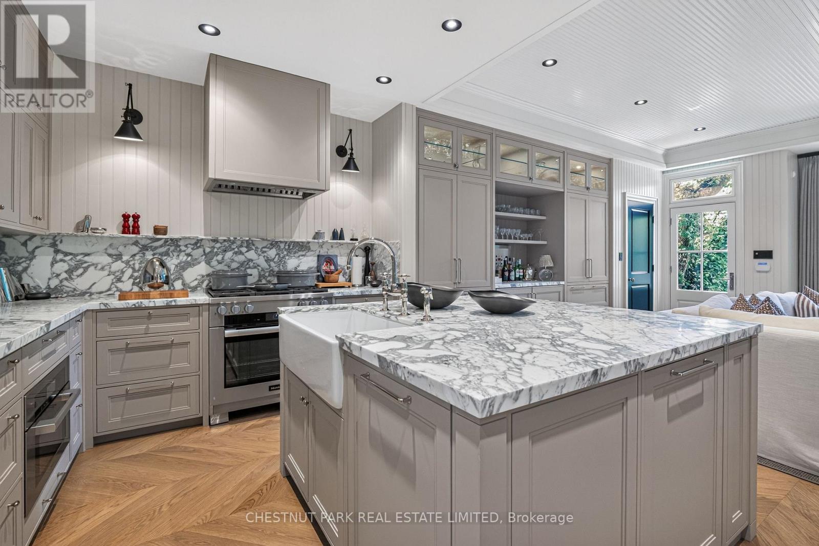 47 Walker Avenue, Toronto, Ontario  M4V 1G3 - Photo 11 - C13208354