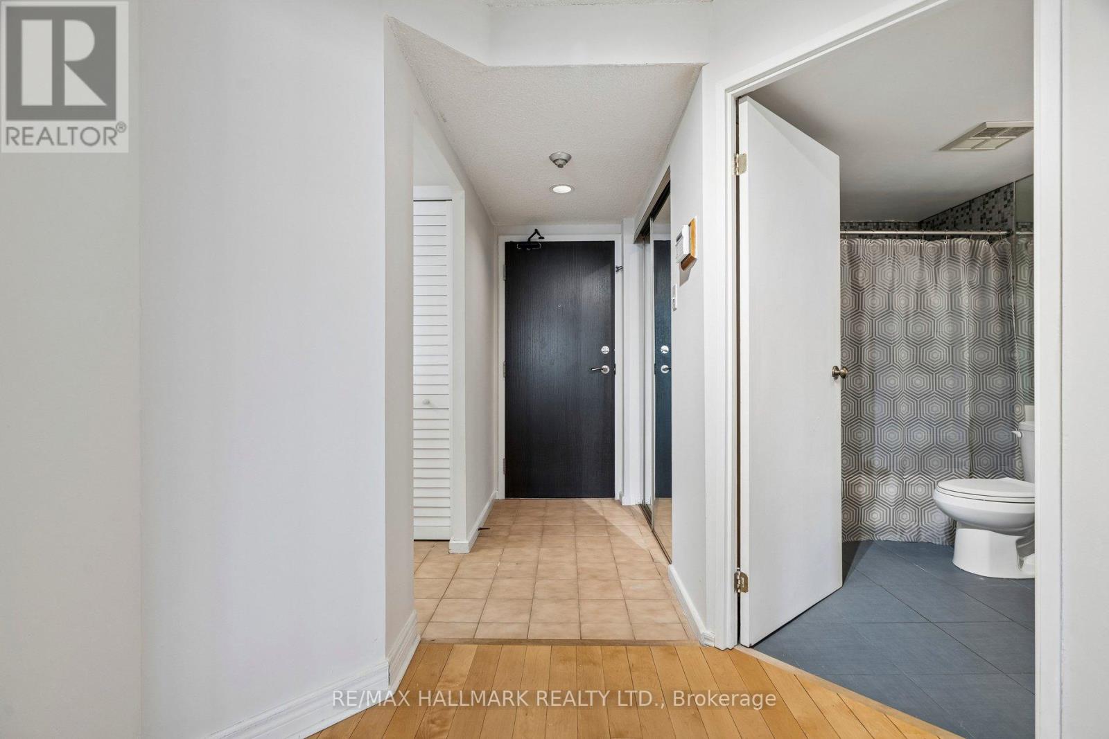 506 - 15 Maitland Place, Toronto, Ontario  M4Y 2X3 - Photo 4 - C13208428