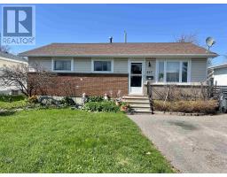 447 Pineview BAY, Thunder Bay, Ontario