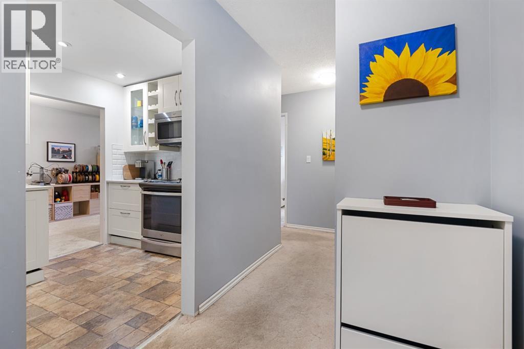 417, 3730 50 Street NW, Calgary, Alberta  T3A 2V9 - Photo 7 - A2247134