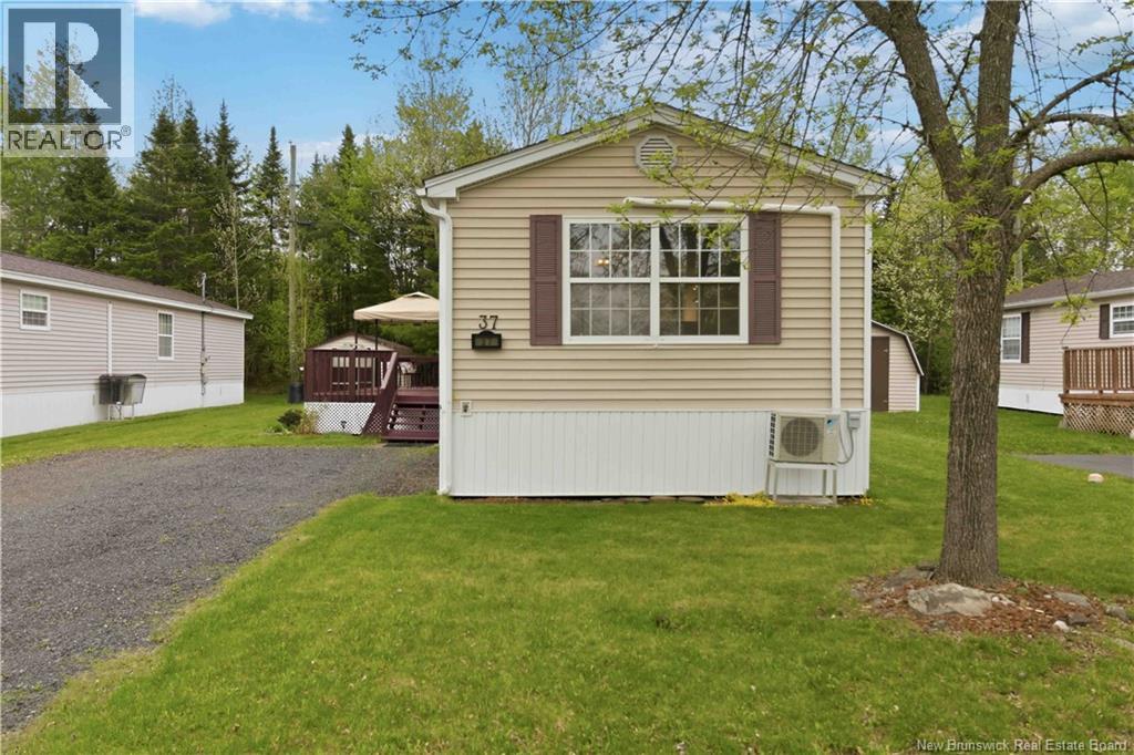 37 Jacob Street, Fredericton, New Brunswick  E3G 0E1 - Photo 2 - NB140559