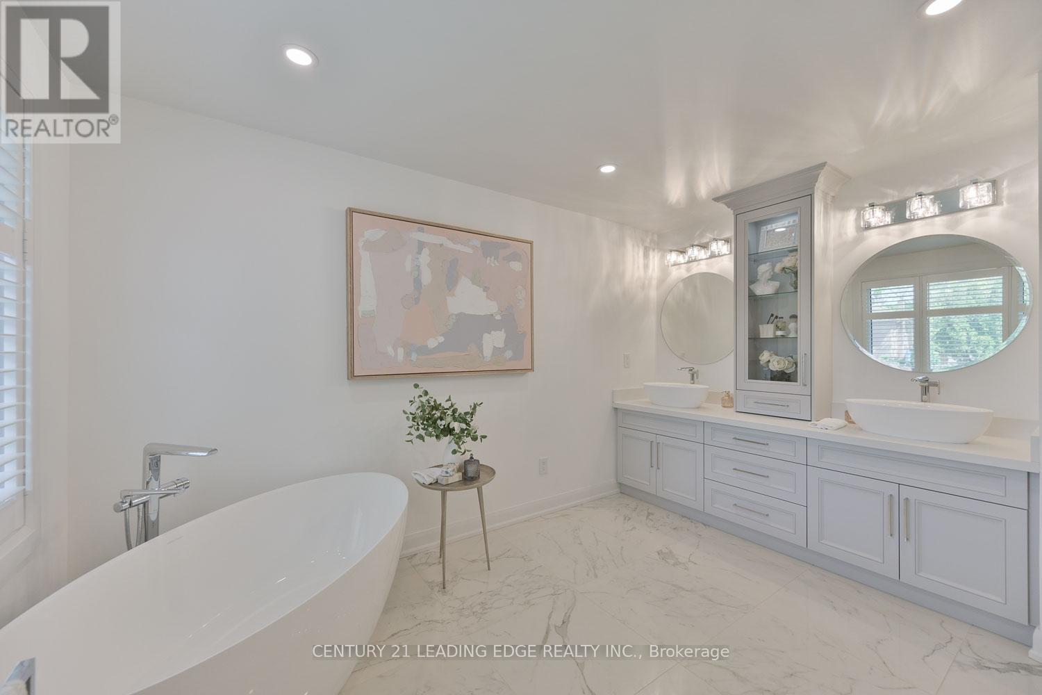 6 Dalecroft Circle, Markham, Ontario  L3R 6J6 - Photo 35 - N13208384
